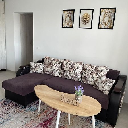 Elite Apartment Targoviste Exteriér fotografie